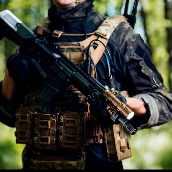 Ліхтар Olight Odin Mini Desert Tan M-LOK